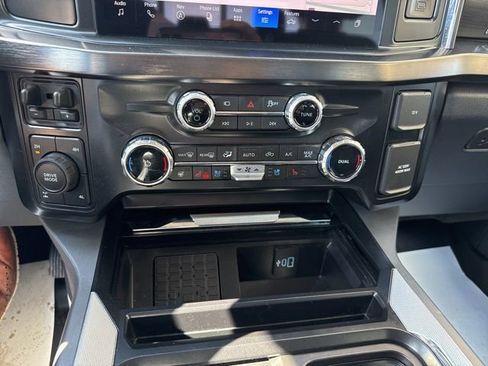 Used 2025 Ford F350 Lariat w/ Black Appearance Package image 9