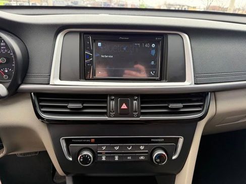 Used 2017 Kia Optima LX image 18