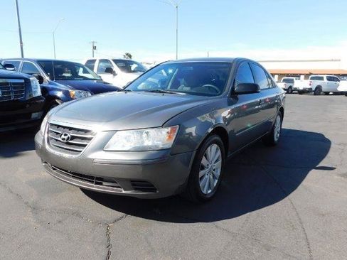 Used 2010 Hyundai Sonata GLS image 3