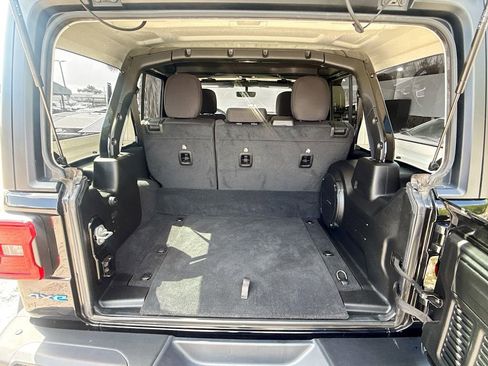 Used 2023 Jeep Wrangler Unlimited Rubicon 4xe w/ Steel Bumper Group image 30