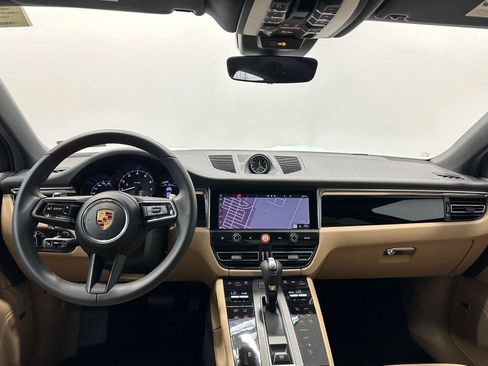 Certified 2026 Porsche Macan AWD/4WD image 27