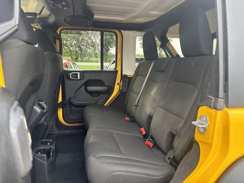 Used 2018 Jeep Wrangler Unlimited Sport S AWD/4WD image 31