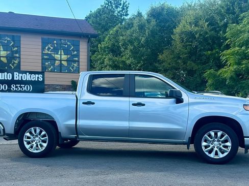 Used 2021 Chevrolet Silverado 1500 Custom RWD image 2