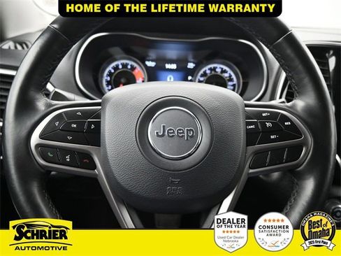 Used 2019 Jeep Cherokee Limited image 16