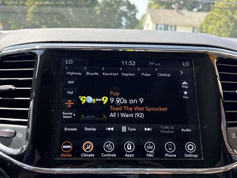 Used 2022 Jeep Grand Cherokee Laredo E w/ Security & Convenience Group image 20