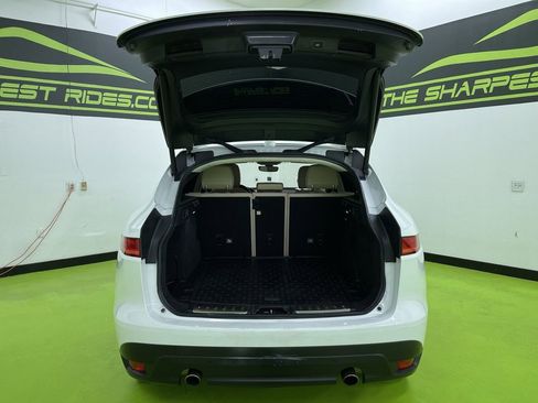 Used 2019 Jaguar F-PACE Premium image 9