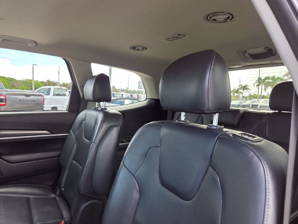 Used 2020 Kia Telluride S FWD image 24