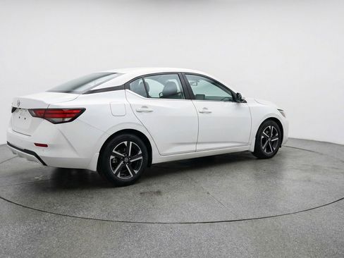 Used 2025 Nissan Sentra SV FWD image 9
