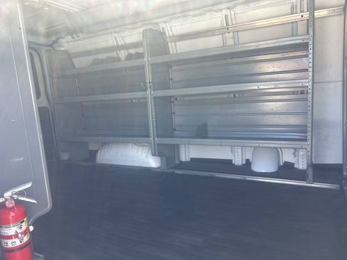 Used 2017 Chevrolet Express 2500 RWD image 21