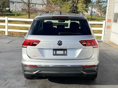Used 2023 Volkswagen Tiguan SE image 4