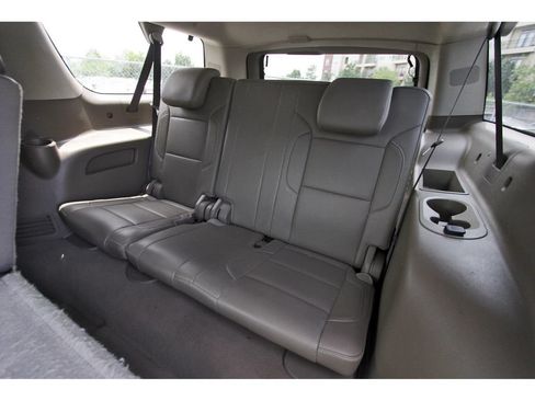 Used 2019 GMC Yukon XL SLT w/ Open Road Package RWD image 15