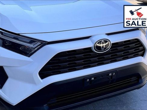 Used 2024 Toyota RAV4 LE AWD/4WD image 30