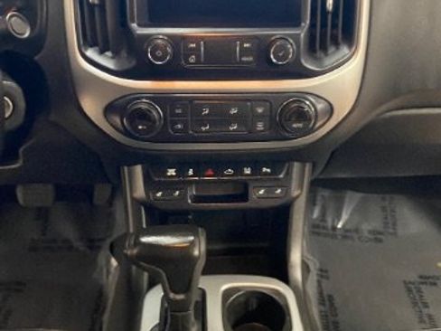 Used 2021 Chevrolet Colorado LT w/ Safety Package RWD image 29