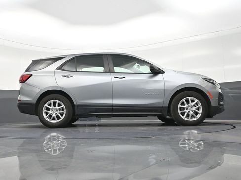 Used 2024 Chevrolet Equinox LS w/ Driver Confidence II Package FWD image 28