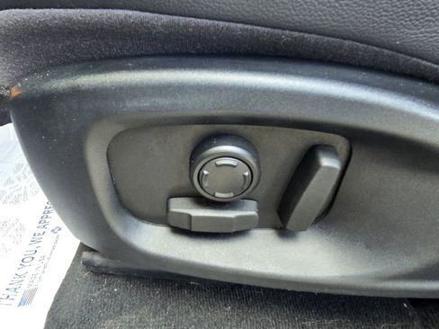 Used 2017 Jaguar F-PACE Prestige image 15