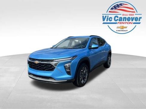 Used 2025 Chevrolet Trax LT w/ Driver Confidence Package FWD image 1