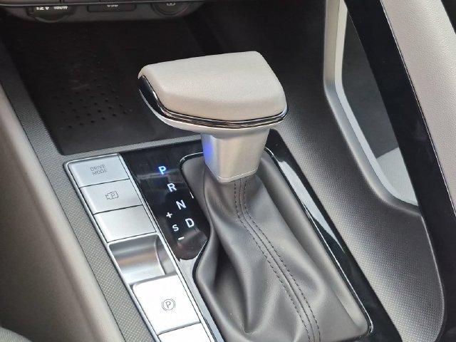 Used 2023 Hyundai Elantra SEL w/ Convenience Package FWD image 19
