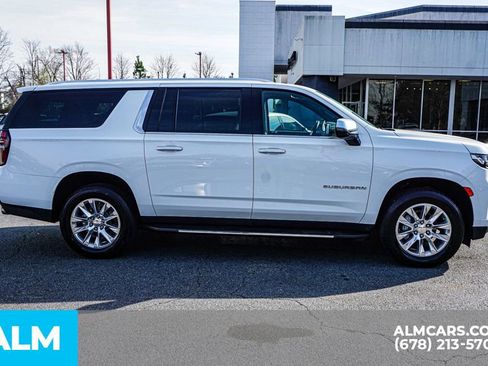 Used 2024 Chevrolet Suburban Premier RWD image 9