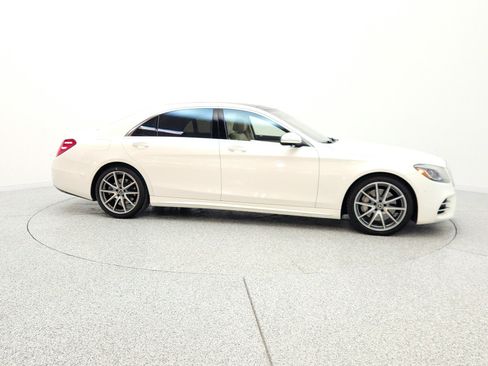 Used 2019 Mercedes-Benz S 560 Sedan image 4