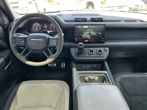 Used 2023 Land Rover Defender 110 V8 AWD/4WD image 22