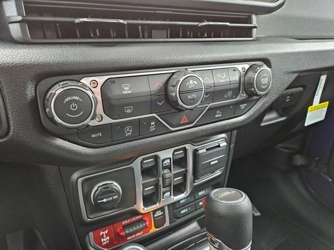 New 2026 Jeep Gladiator Willys image 19