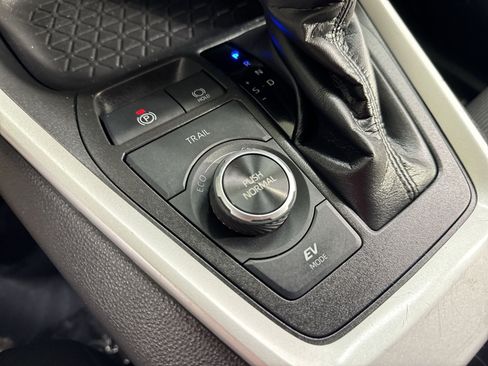 Used 2024 Toyota RAV4 LE AWD/4WD image 43