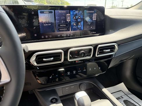 New 2026 Nissan Sentra SV w/ SV Convenience Package FWD image 14