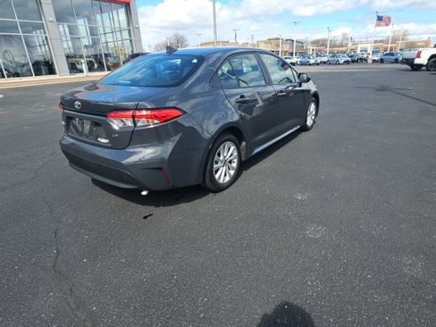Certified 2024 Toyota Corolla LE w/ LE Convenience Package FWD image 3