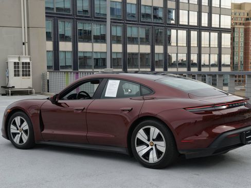 Certified 2023 Porsche Taycan image 3