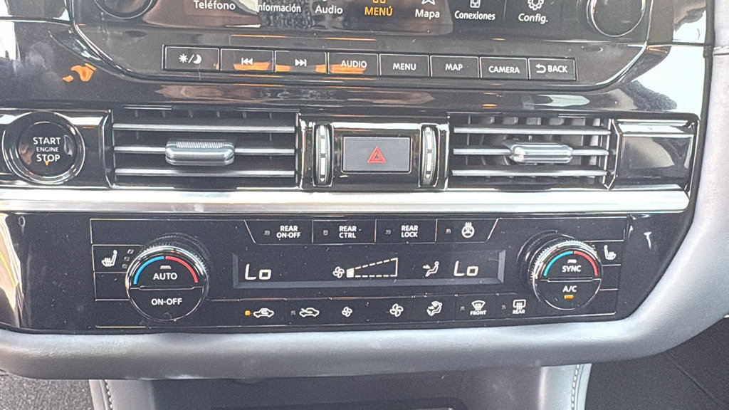 Used 2025 Nissan Pathfinder SL AWD/4WD image 19