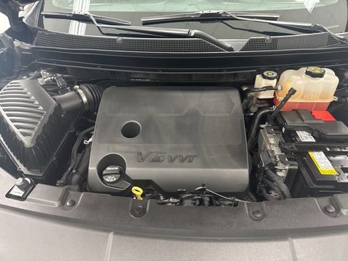 Used 2022 Chevrolet Traverse LT w/ LPO, 'HIT The Road' Package AWD/4WD image 39