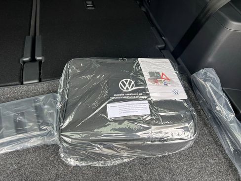New 2026 Volkswagen Atlas SE FWD image 43