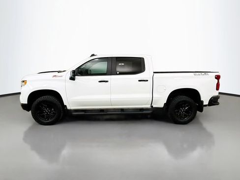 Used 2024 Chevrolet Silverado 1500 LT Trail Boss w/ Convenience Package II AWD/4WD image 4