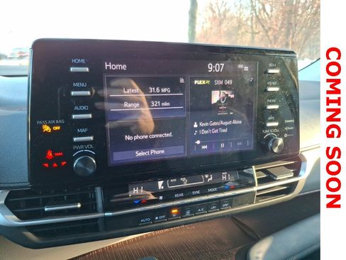 Used 2024 Toyota Sienna LE image 9