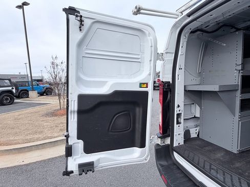 Used 2022 Ford Transit 250 Base image 9