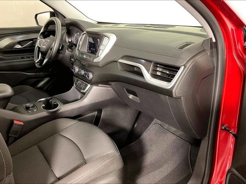 Used 2024 GMC Terrain SLE w/ Driver Convenience Package image 22