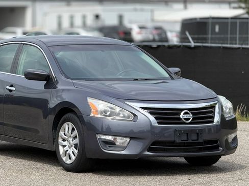 Used 2013 Nissan Altima 2.5 S FWD image 15