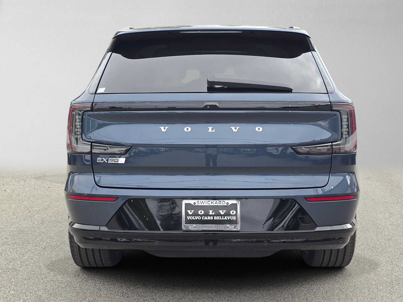 Certified 2025 Volvo EX90 Ultra AWD/4WD image 5