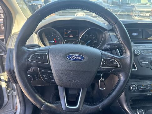 Used 2016 Ford Focus SE w/ Equipment Group 201A image 11