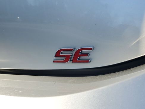 Used 2023 Toyota Corolla SE image 7