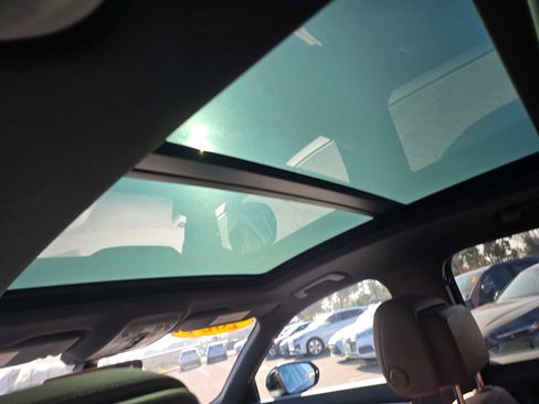 Used 2024 Audi Q3 2.0T Premium w/ Convenience Package image 21