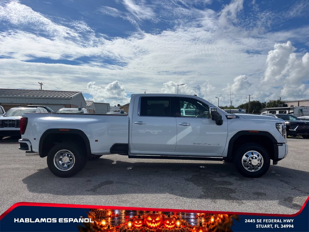 New 2026 GMC Sierra 3500 Denali w/ Denali Reserve Package AWD/4WD image 8