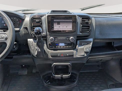 Used 2024 RAM ProMaster 2500 w/ Convenience Group FWD image 15