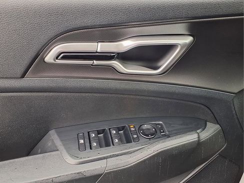 New 2026 Kia Sportage LX FWD image 15