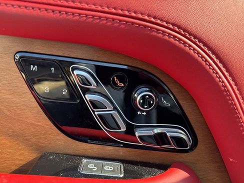 Used 2019 Land Rover Range Rover Autobiography image 13
