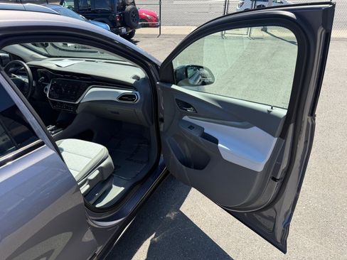 Used 2023 Chevrolet Bolt EUV Premier w/ Sun & Sound Package FWD image 37