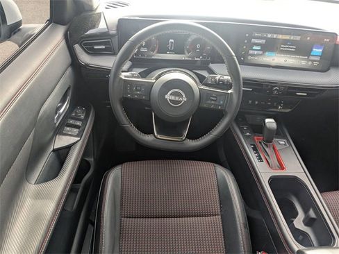 Used 2025 Nissan Kicks SR image 28