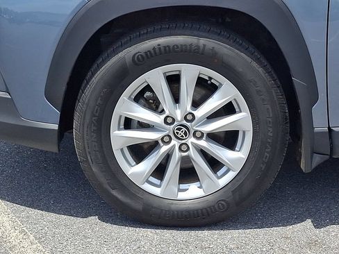 Used 2022 Toyota Corolla Cross LE AWD/4WD image 8