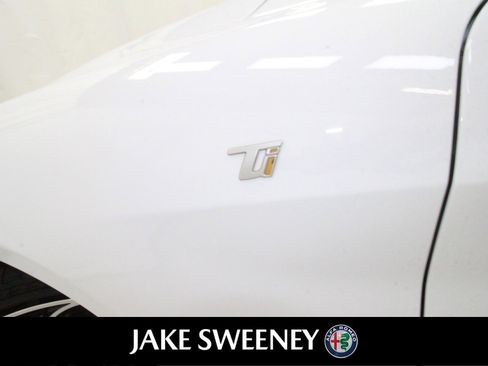 New 2022 Alfa Romeo Giulia Ti image 21