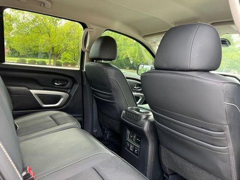 Used 2019 Nissan Titan PRO-4X AWD/4WD image 18